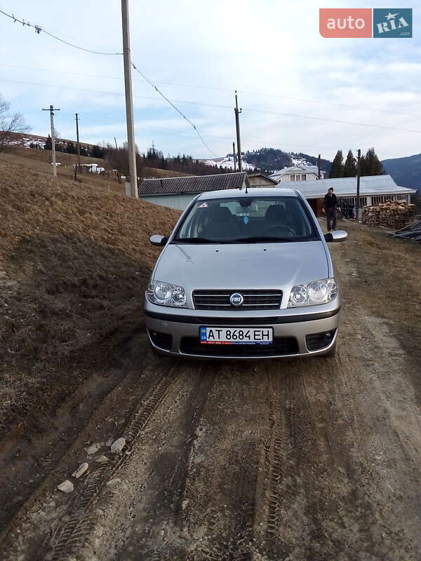 Хэтчбек Fiat Punto 2004 в Ивано-Франковске