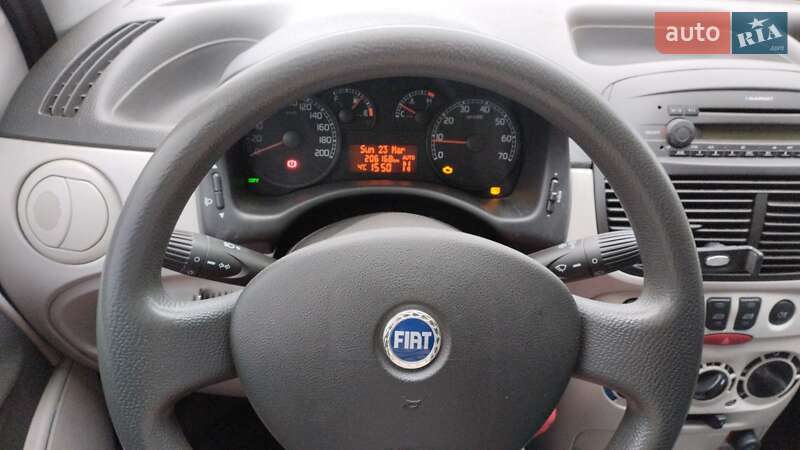 Хэтчбек Fiat Punto 2004 в Луцке