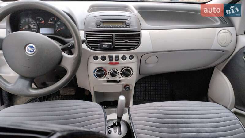 Хэтчбек Fiat Punto 2004 в Луцке