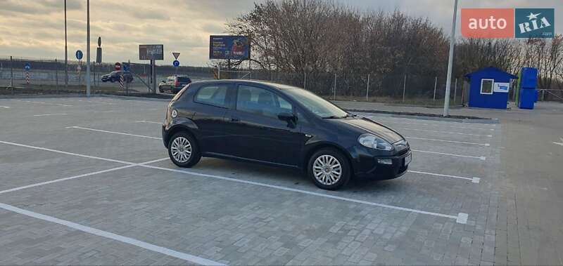 Хетчбек Fiat Punto 2011 в Києві