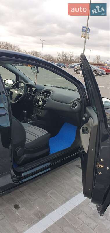 Хетчбек Fiat Punto 2011 в Києві