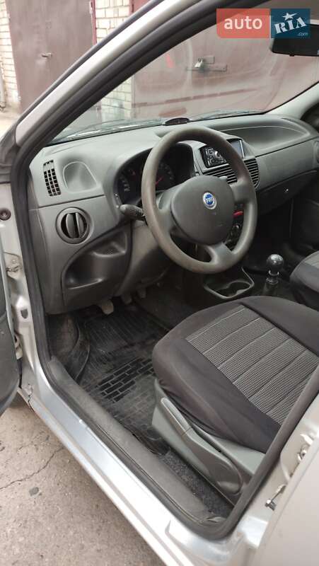 Хэтчбек Fiat Punto 2007 в Днепре