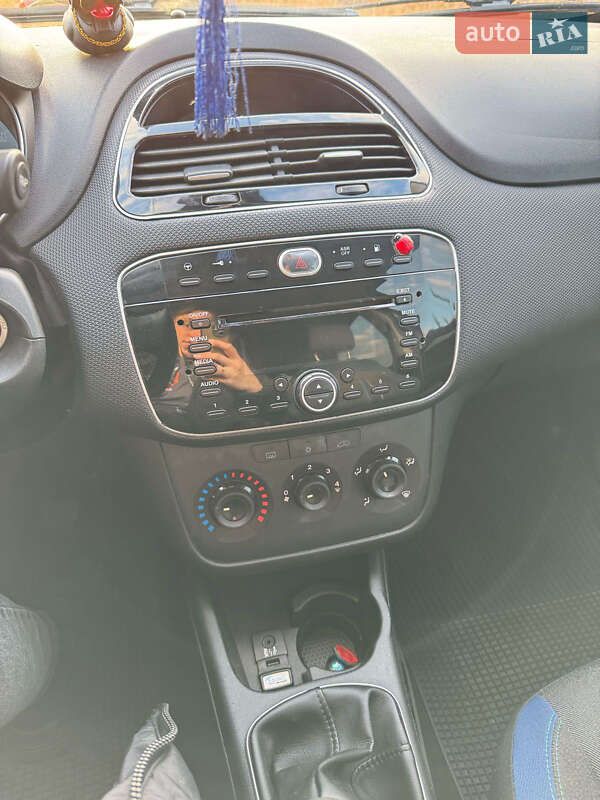 Хэтчбек Fiat Punto 2012 в Ямполе фото 10 Хэтчбек Fiat Punto 2012 в Ямполе