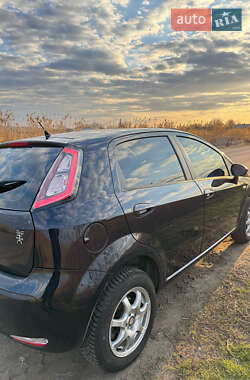 Хэтчбек Fiat Punto 2012 в Ямполе