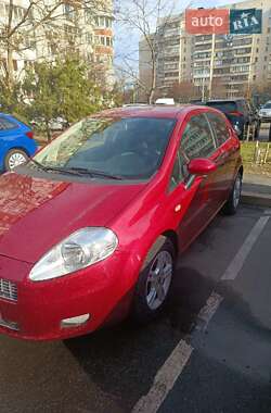 Хетчбек Fiat Punto 2009 в 