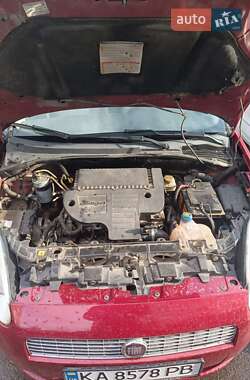 Хетчбек Fiat Punto 2009 в 