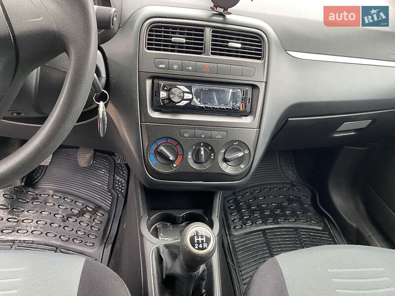 Хэтчбек Fiat Punto 2008 в Любаре фото 2 Хэтчбек Fiat Punto 2008 в Любаре