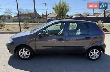Хэтчбек Fiat Punto 2003 в 