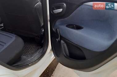 Хэтчбек Fiat Punto 2010 в 