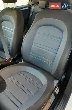 Хэтчбек Fiat Punto 2010 в 