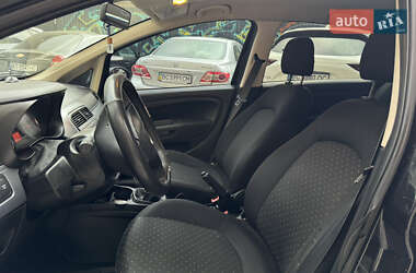 Хэтчбек Fiat Punto 2009 в 
