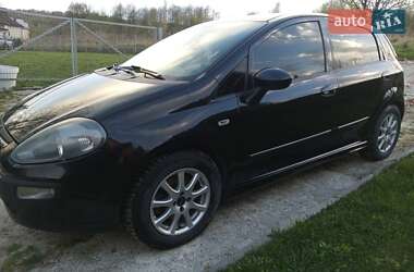 Хэтчбек Fiat Punto 2010 в 