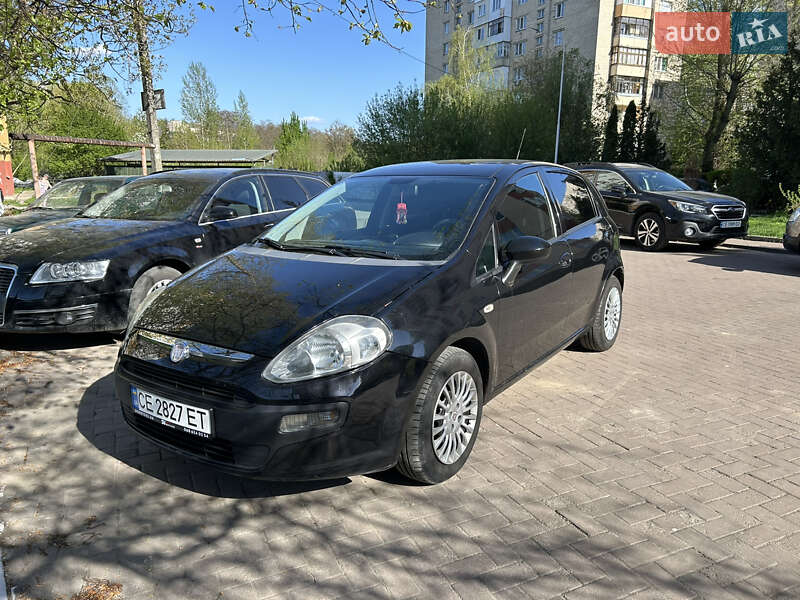 Хэтчбек Fiat Punto 2010 в 