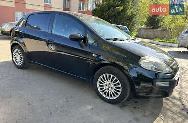 Хэтчбек Fiat Punto 2010 в 