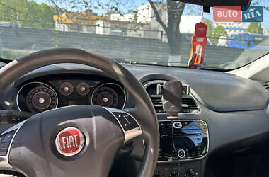 Хэтчбек Fiat Punto 2010 в 