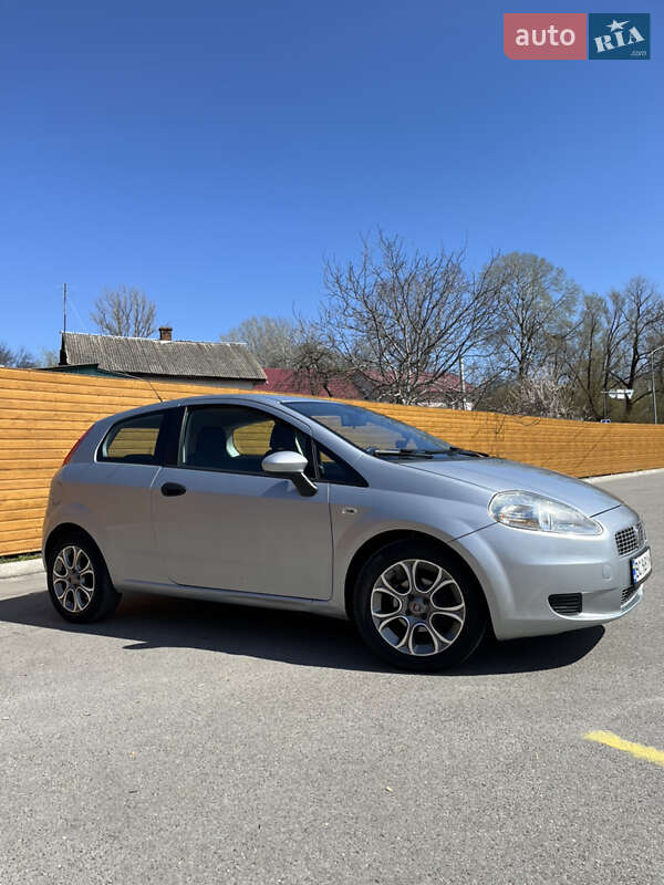 Хэтчбек Fiat Punto 2009 в Чернигове