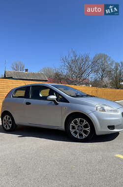Хетчбек Fiat Punto 2009 в 