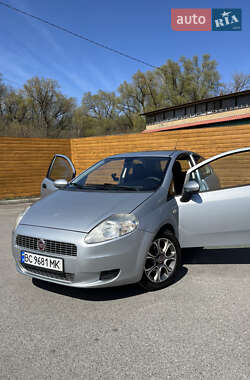 Хетчбек Fiat Punto 2009 в 
