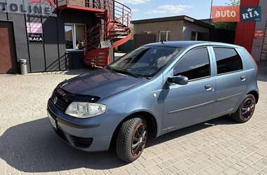 Хэтчбек Fiat Punto 2004 в 