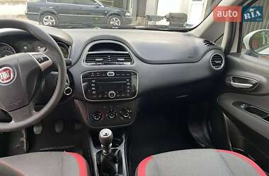 Хэтчбек Fiat Punto 2012 в 