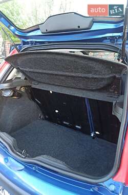 Хетчбек Fiat Punto 2001 в 