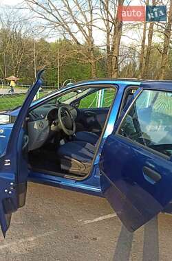Хетчбек Fiat Punto 2001 в 