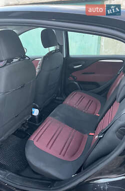 Хэтчбек Fiat Punto 2011 в 