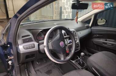 Хетчбек Fiat Punto 2009 в 