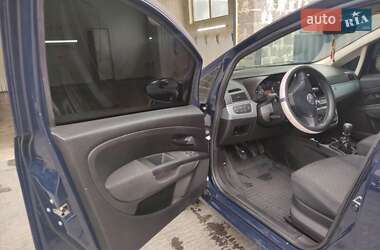 Хетчбек Fiat Punto 2009 в 