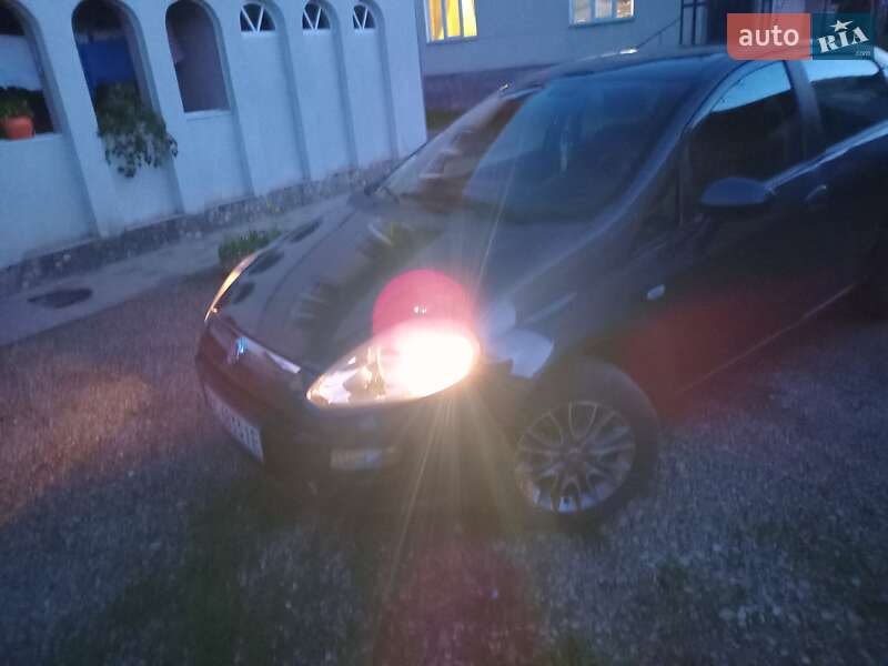 Хэтчбек Fiat Punto 2011 в Стрые