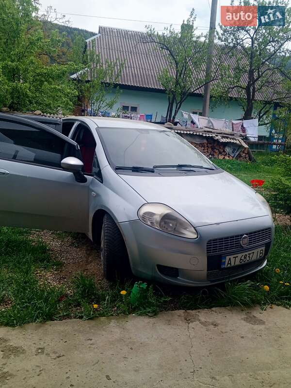 Хетчбек Fiat Punto 2009 в 