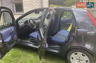 Хэтчбек Fiat Punto 2003 в 