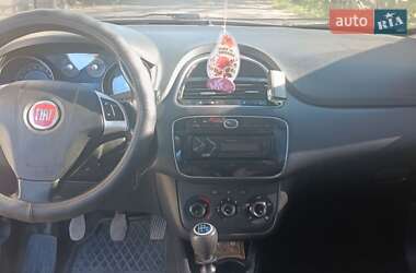 Хетчбек Fiat Punto 2011 в 