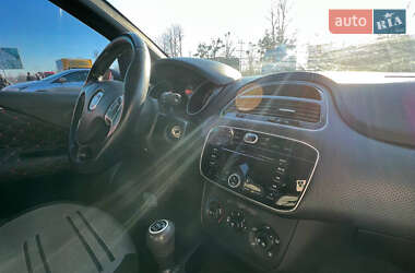 Хэтчбек Fiat Punto 2011 в 