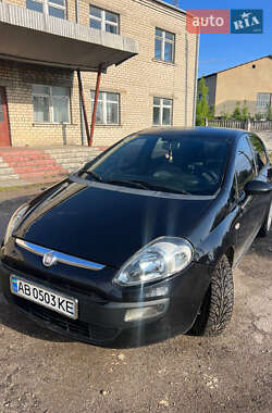 Хэтчбек Fiat Punto 2011 в 