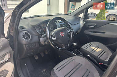 Хэтчбек Fiat Punto 2010 в 