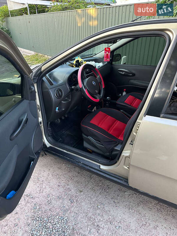 Хэтчбек Fiat Punto 2007 в Киеве