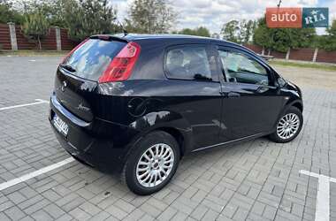 Хэтчбек Fiat Punto 2009 в 