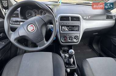 Хэтчбек Fiat Punto 2009 в 
