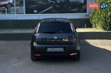 Хэтчбек Fiat Punto 2010 в 