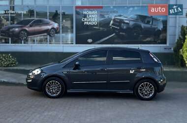 Хэтчбек Fiat Punto 2010 в 