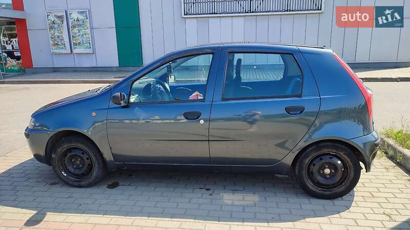 Хэтчбек Fiat Punto 2001 в Хусте