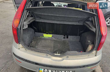 Хетчбек Fiat Punto 2011 в 