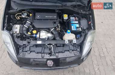Хетчбек Fiat Punto 2012 в 