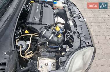 Хетчбек Fiat Punto 2012 в 