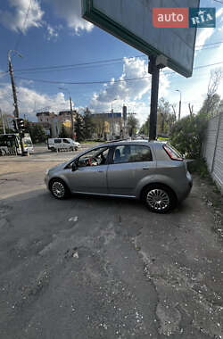 Хэтчбек Fiat Punto 2010 в 