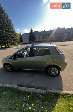 Хэтчбек Fiat Punto 2010 в 