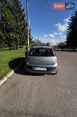 Хэтчбек Fiat Punto 2010 в 