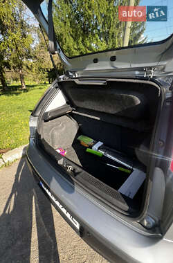 Хэтчбек Fiat Punto 2010 в 