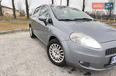 Хетчбек Fiat Punto 2011 в 
